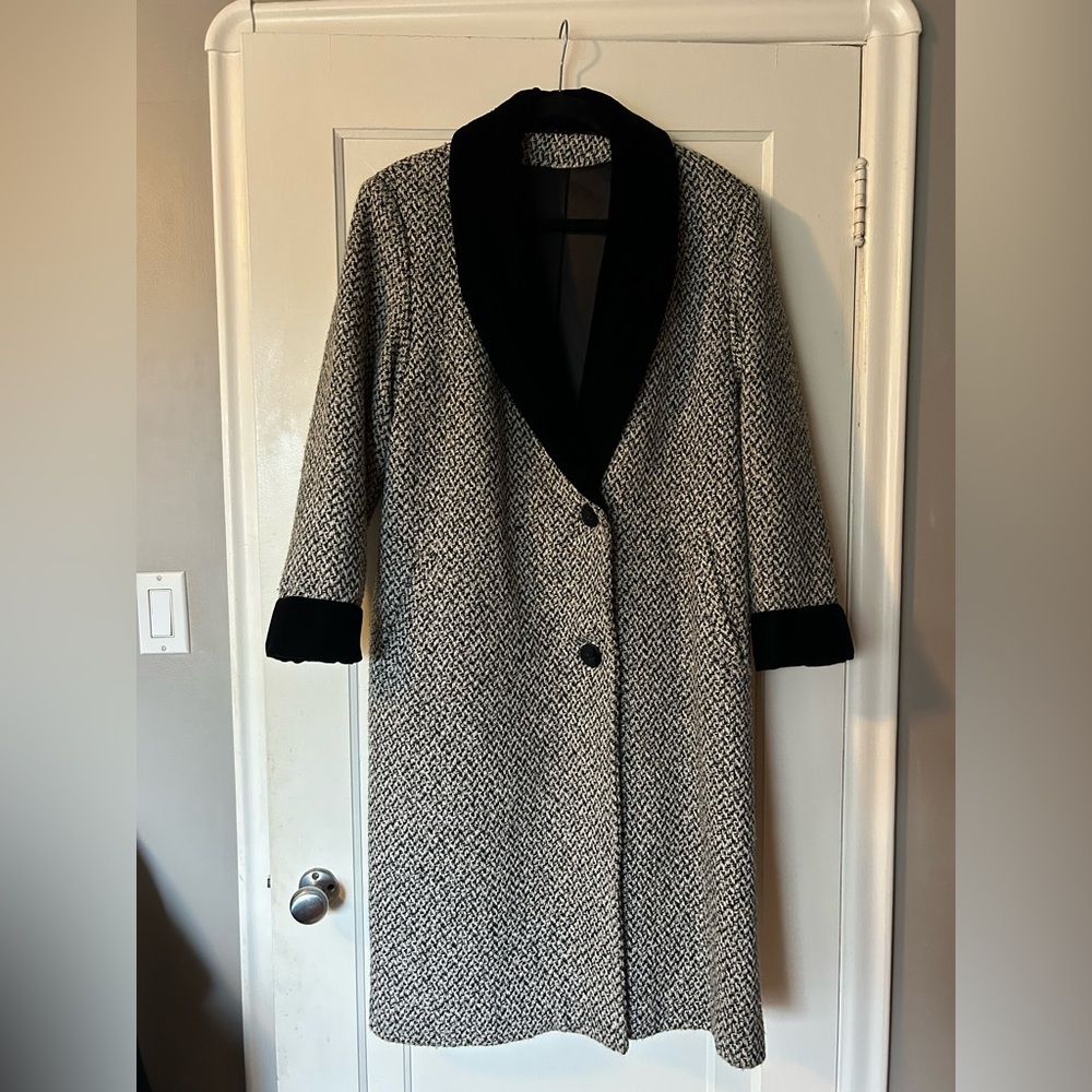 Vintage-Style Black & White Tweed Coat with Velvet Trim